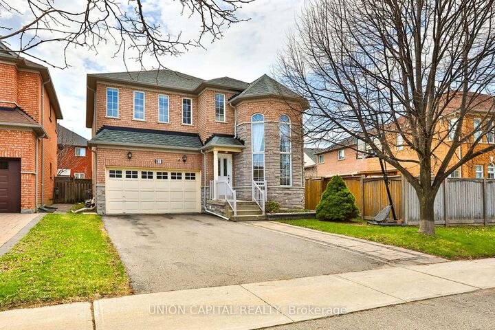 Property Photo:  81 Ten Oaks Boulevard  ON L4K 5G3 