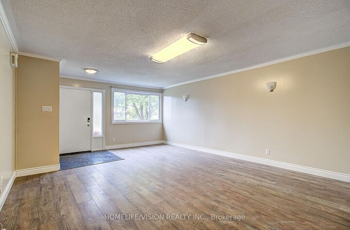 Property Photo: 25 Radcliffe Drive ON N2E 2G3