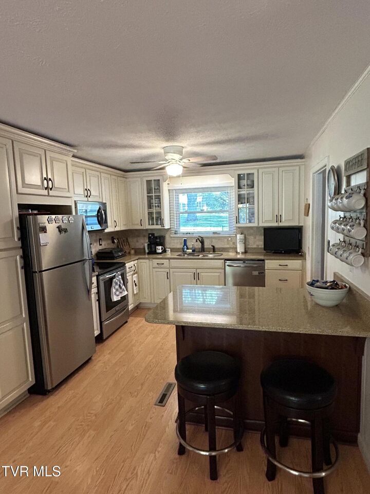 Property Photo: 244 Odom Branch Road TN 37650