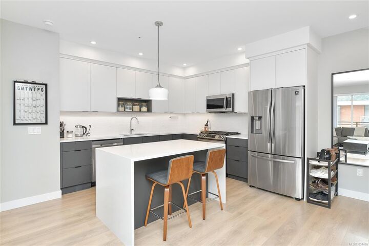 Property Photo:  967 Whirlaway Cres #404  BC V9B 6W6 
