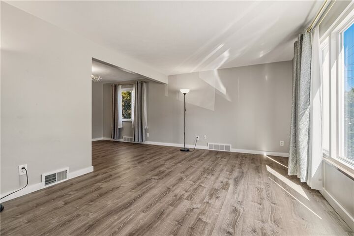 Property Photo:  98 Poplar Dr  PA 15228 