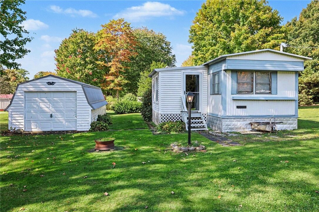Property Photo: 14593 Ridgecrest Dr PA 16424