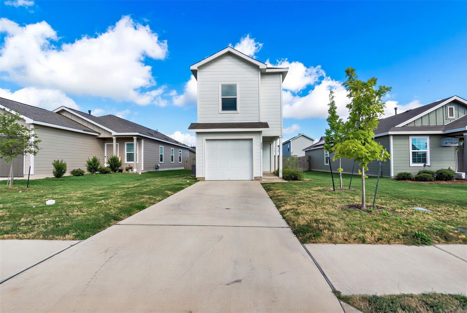 Property Photo: 231 Gabbro Gardens TX 78656