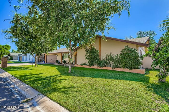 Property Photo: 201 W Diana Avenue AZ 85021