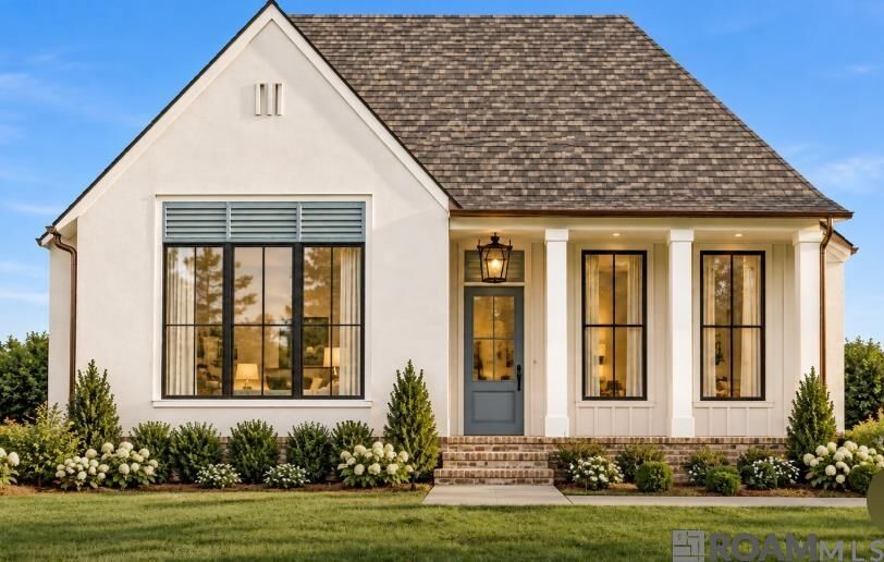 Property Photo: 13718 Wild Canary Dr LA 70810
