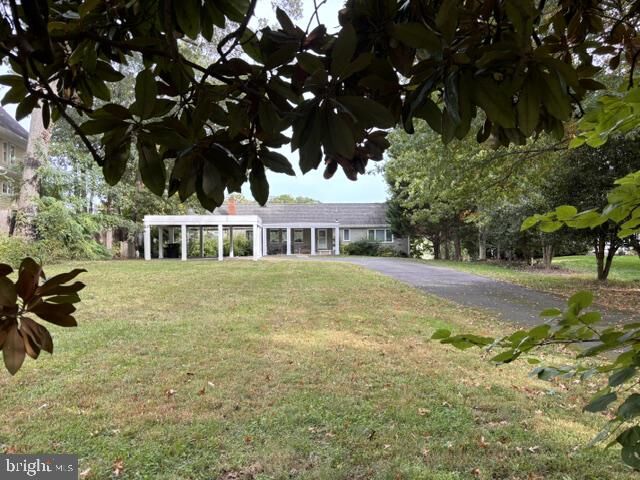 Property Photo: 3183 Woodland Lane VA 22309
