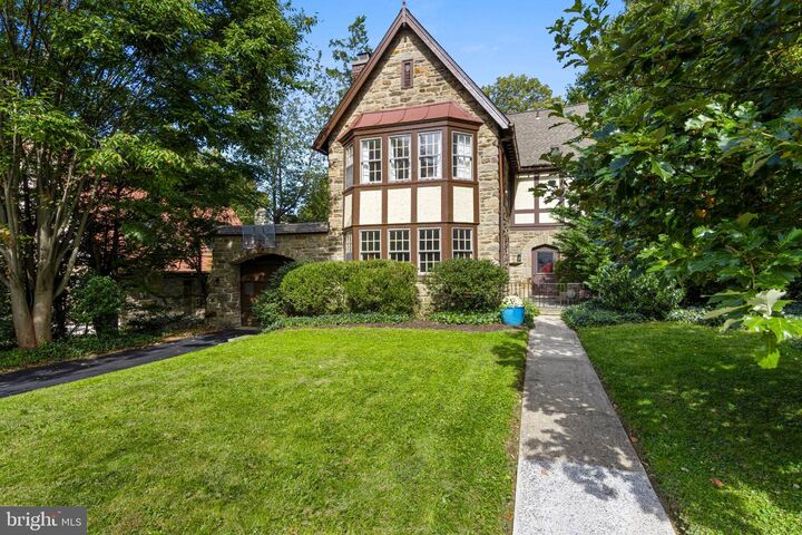 Property Photo:  419 Lodges Lane  PA 19027 