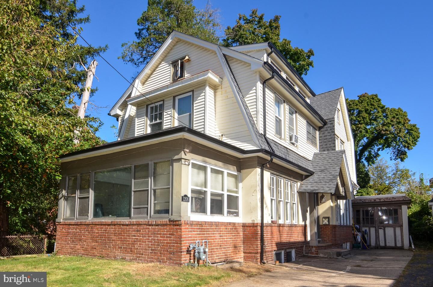 Property Photo:  1206 Stuyvesant Avenue  NJ 08618 