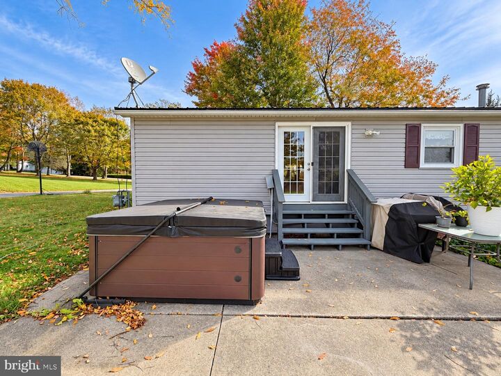 Property Photo:  1 Poplar Street  PA 16740 