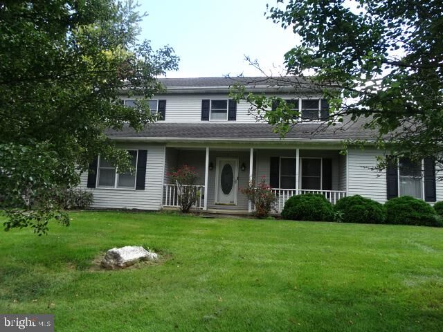 Property Photo: 438 Larkspur Lane PA 17202