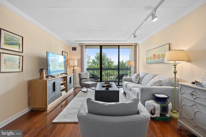 Property Photo:  6300 Stevenson Avenue 624  VA 22304 