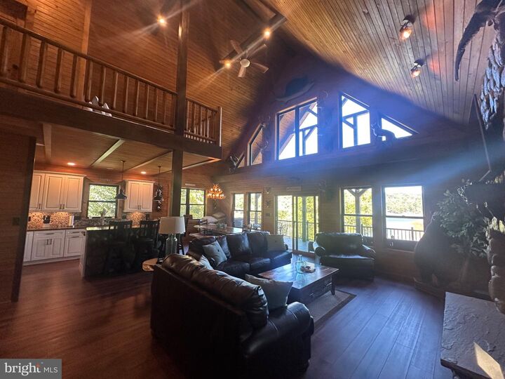 Property Photo:  811 Wynonah Drive  PA 17922 