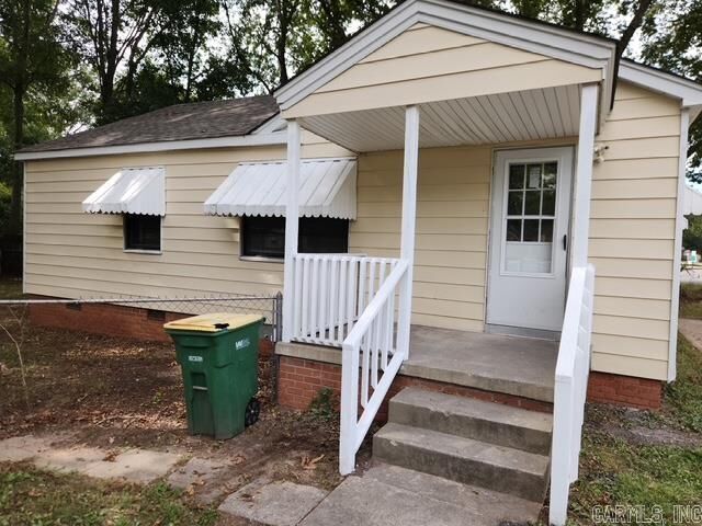 Property Photo:  125 Saunders Drive  AR 72117 