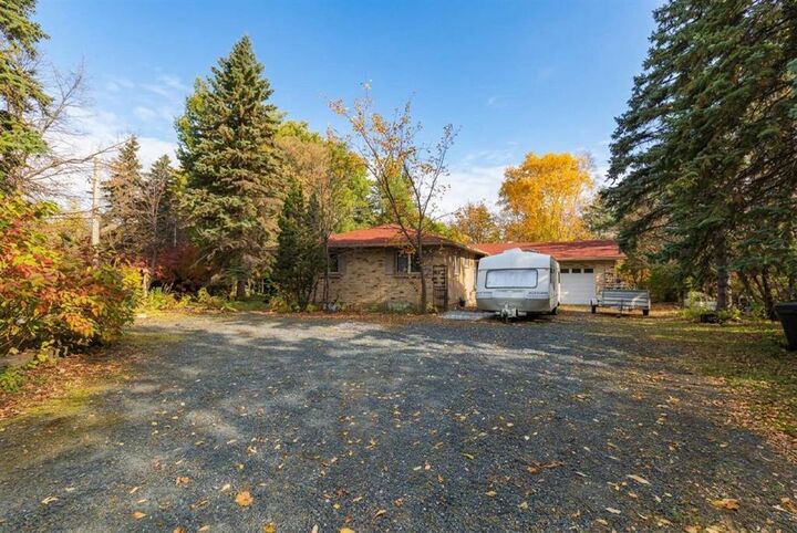 Property Photo:  2946 Henderson Highway  MB R2E 0C6 