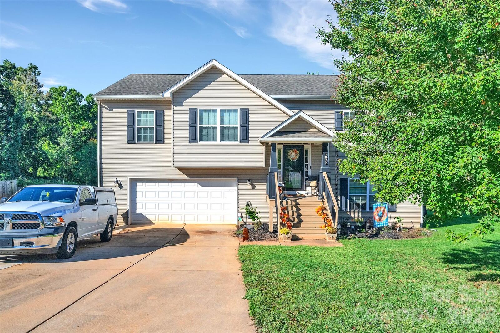 Property Photo:  392 Lone Tree Lane  SC 29710 