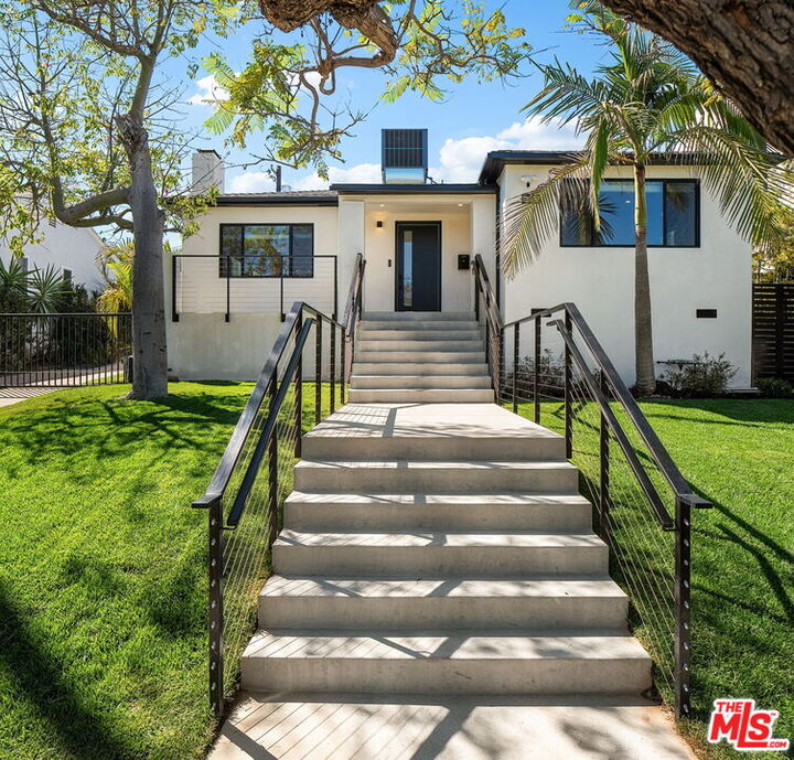 Property Photo:  3113 Mountain View Ave  CA 90066 