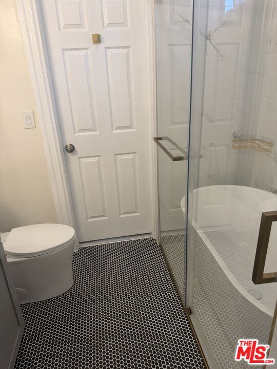Property Photo:  1201 E 20th St, Unit 1201  CA 90011 