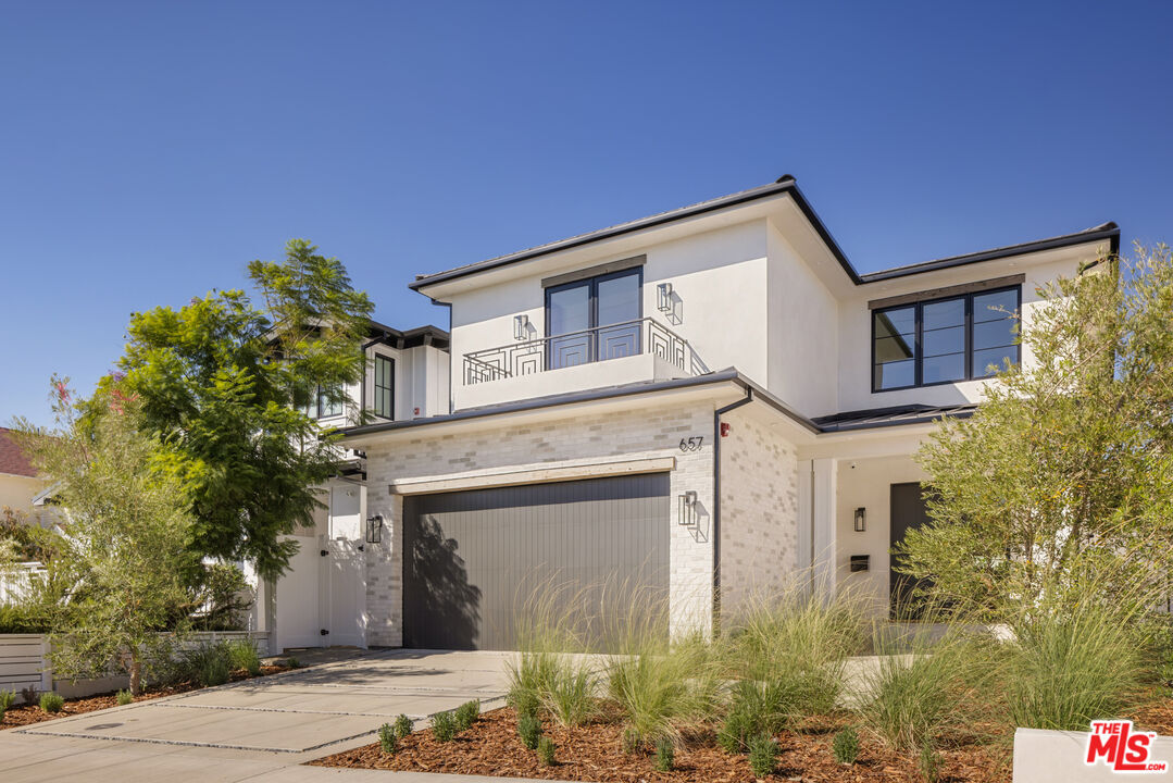 Property Photo:  657 27th St  CA 90266 