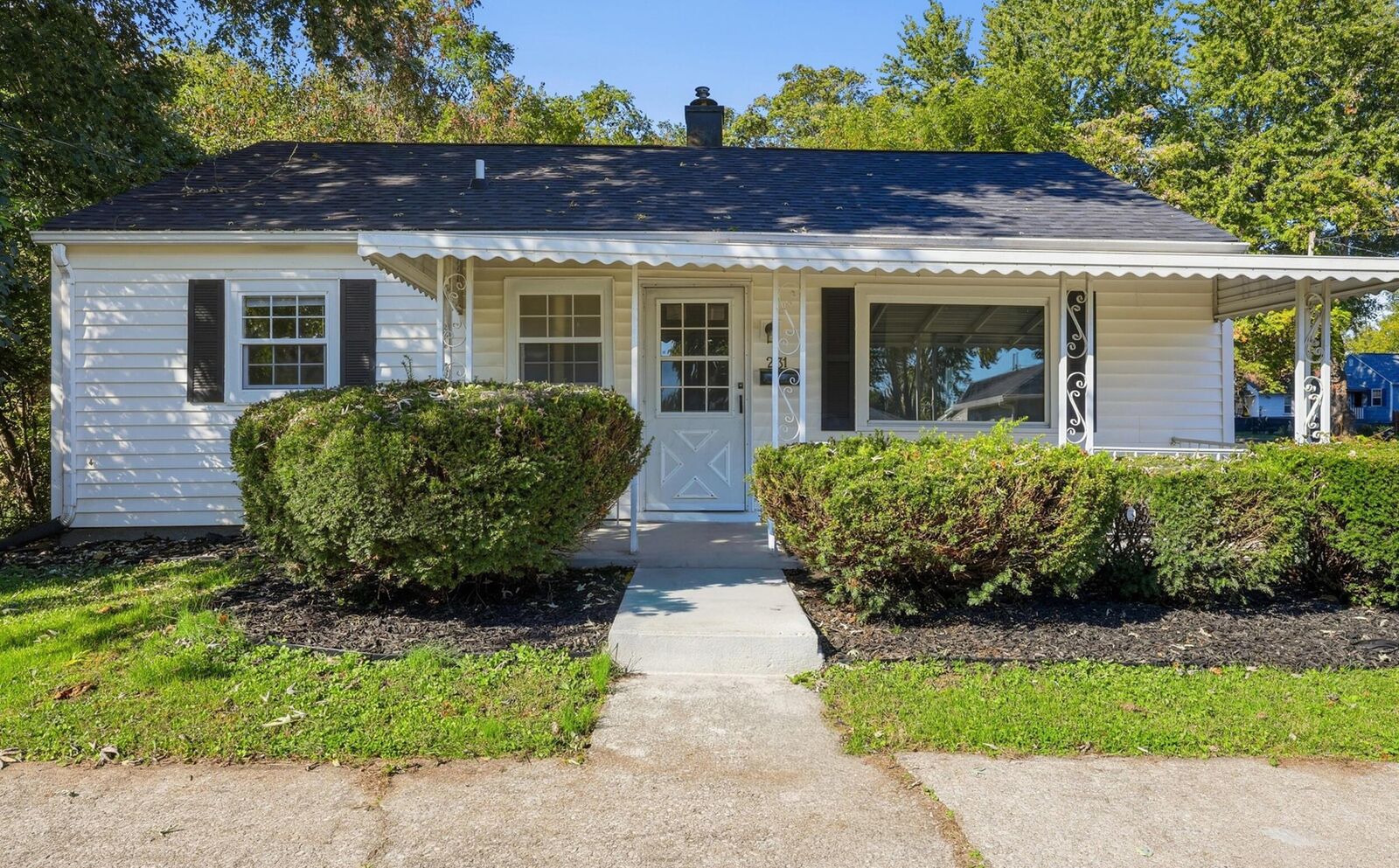 Property Photo: 231 N George Street OH 43130