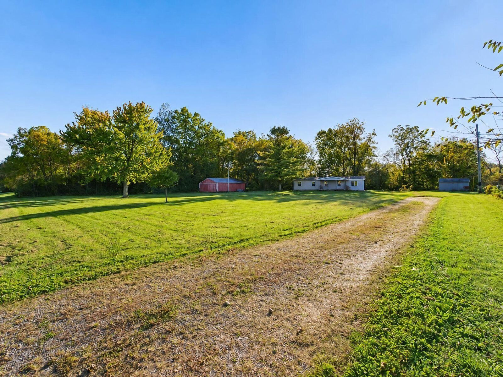 Property Photo:  19459 Dog Leg Road  OH 43040 