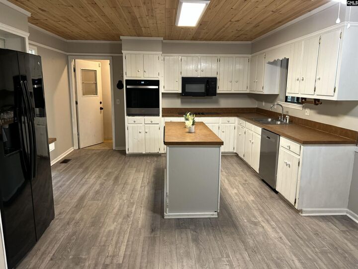 Property Photo:  100 Finsbury  SC 29212 