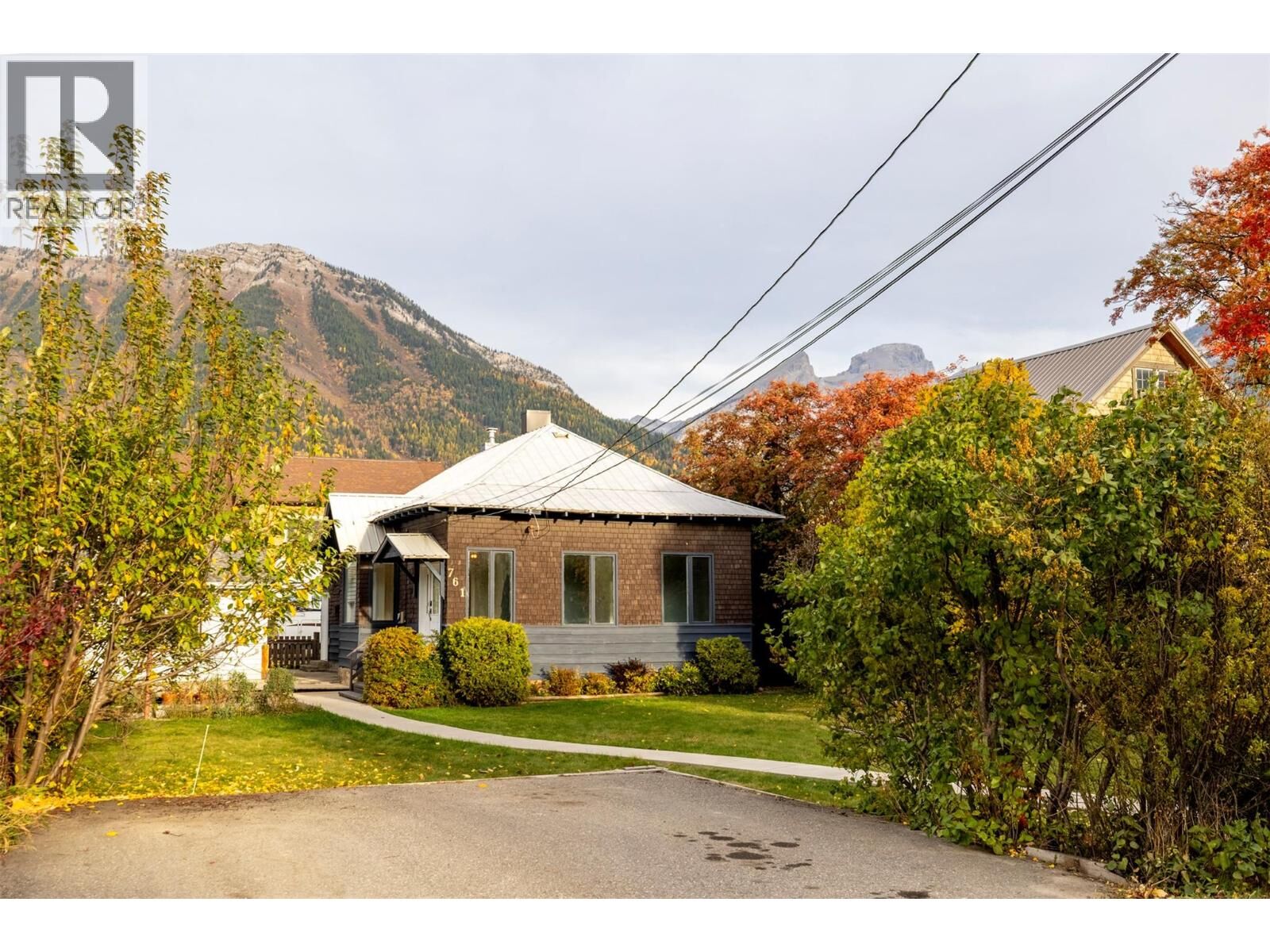 Property Photo:  761 4th Avenue  BC V0B 1M0 
