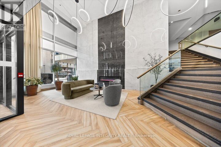 Property Photo:  161 Laurier Avenue West 1104  ON K1P 5J2 