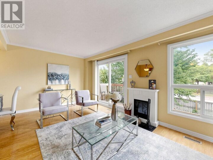 Property Photo: 725 Vermouth Avenue 10 ON L5A 3X5