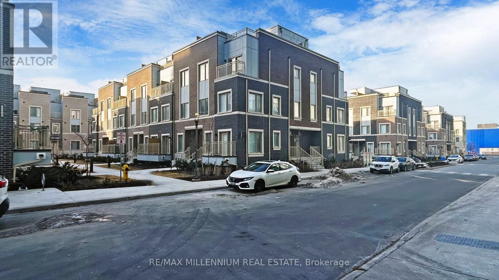 Property Photo: 31 Honeycrisp Crescent 64 ON L4K 0N6