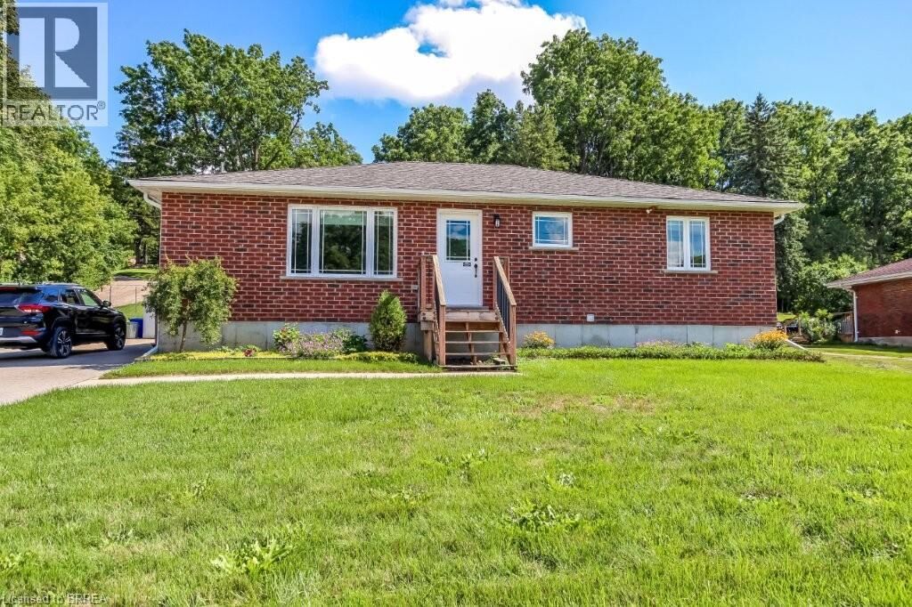 Property Photo:  584616 Beachville Road  ON N0J 1A0 