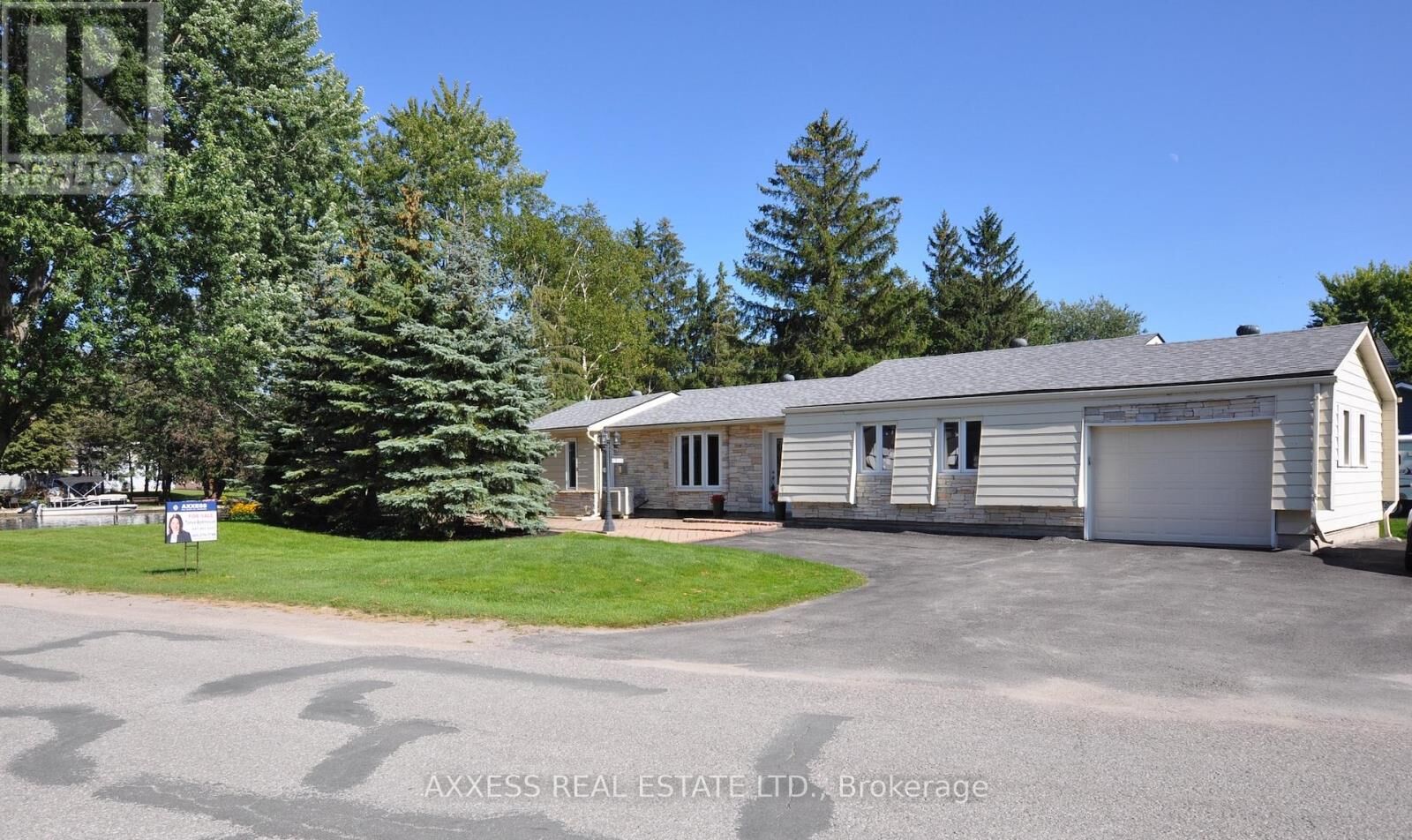 Property Photo:  1 Pinetree Court  ON L0K 1B0 