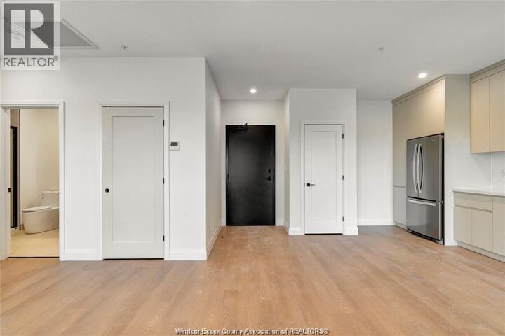 Property Photo:  4400 Laurier 527  ON N9H 0R1 