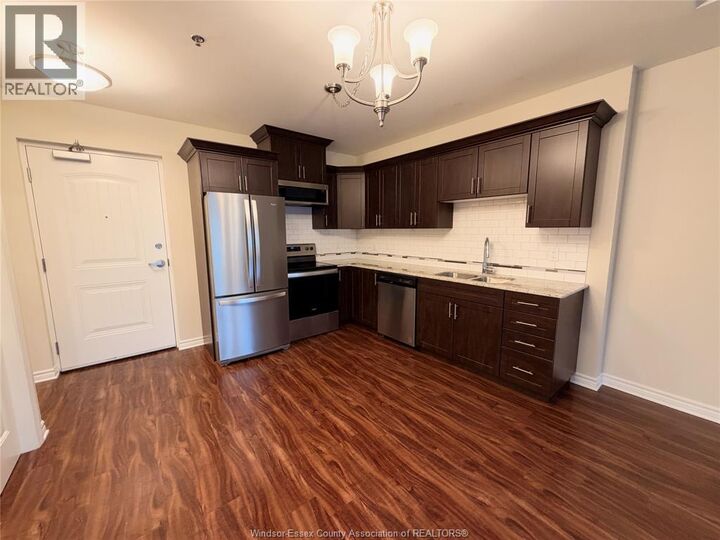 Property Photo:  550 Park Avenue West 412  ON N7M 0T6 