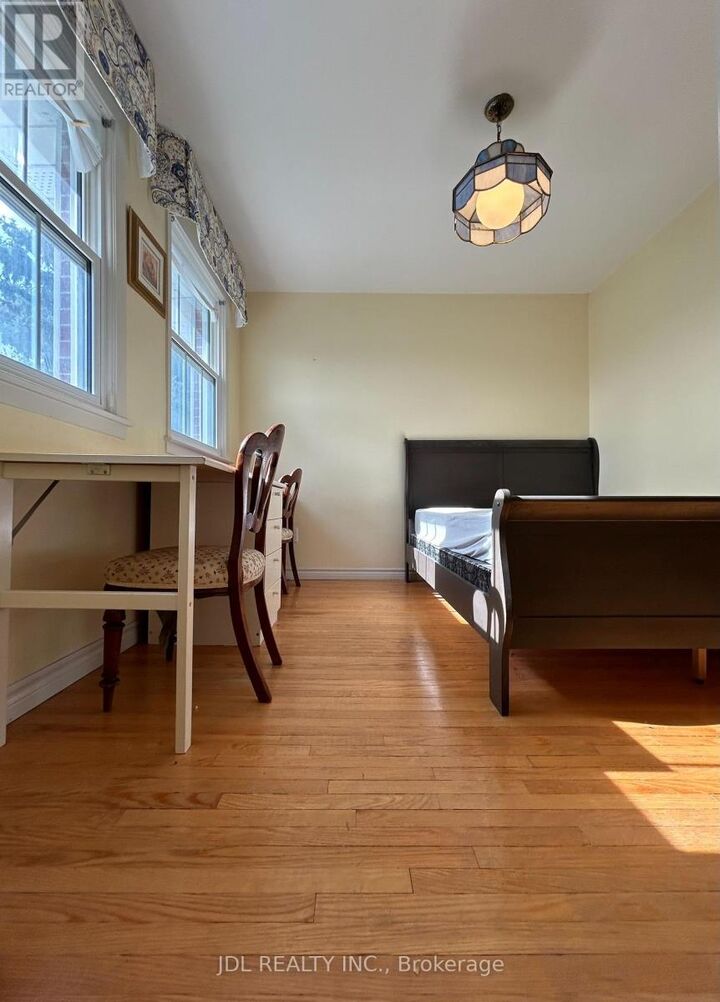 Property Photo:  3 Butterfield Dr Drive  ON M3A 2L9 