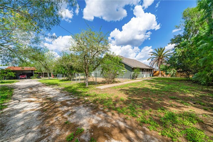 Property Photo:  1220 W Johnston Avenue  TX 78363 