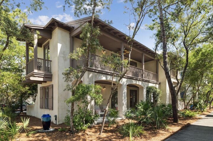 Property Photo:  174 Round Road  FL 32461 