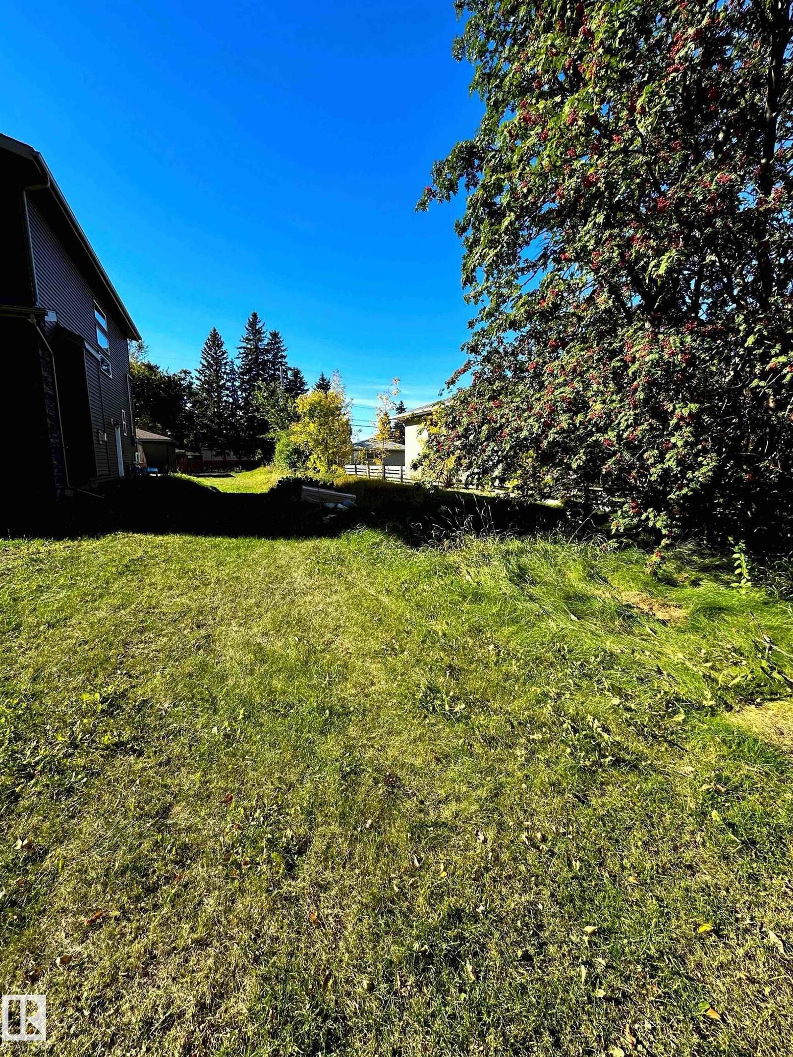 Property Photo:  12344 80 Street NW  AB T5B 2P6 