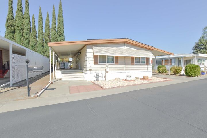 Property Photo:  1500 1500 Villa  Spc 158 Avenue 158  CA 93612 