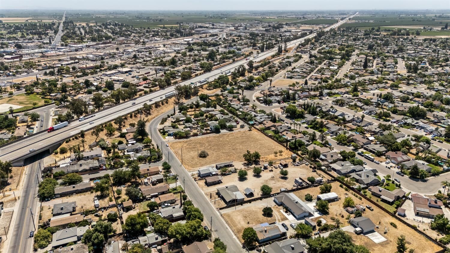 Property Photo:  2595 Pine Street  CA 93662 