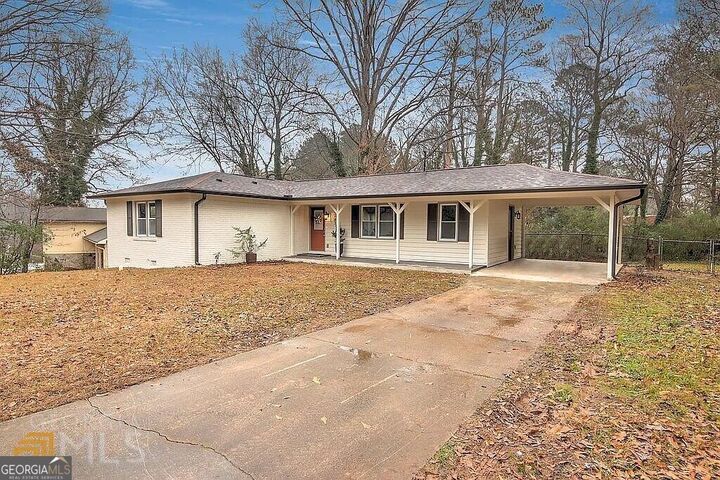Property Photo:  5283 Maple Valley Rd SW  GA 30126 