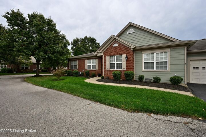 Property Photo: 5020 Cotehele Pl KY 40241