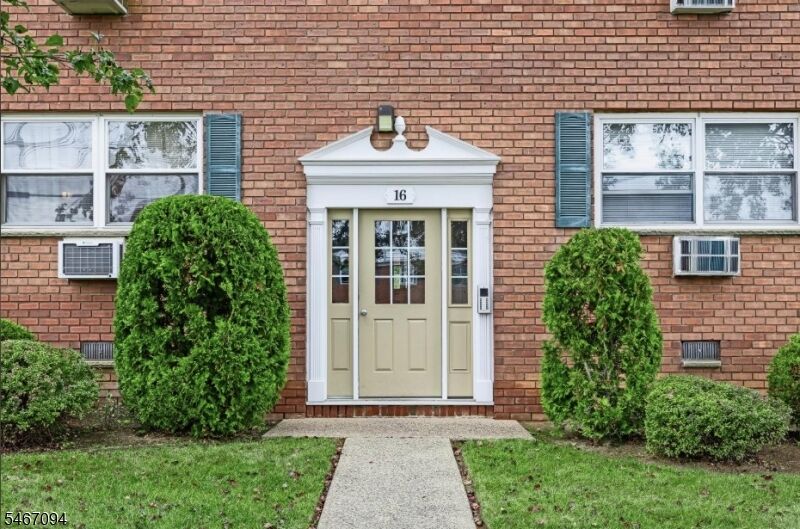 Property Photo:  16 Knox Ter 2D  NJ 07470 