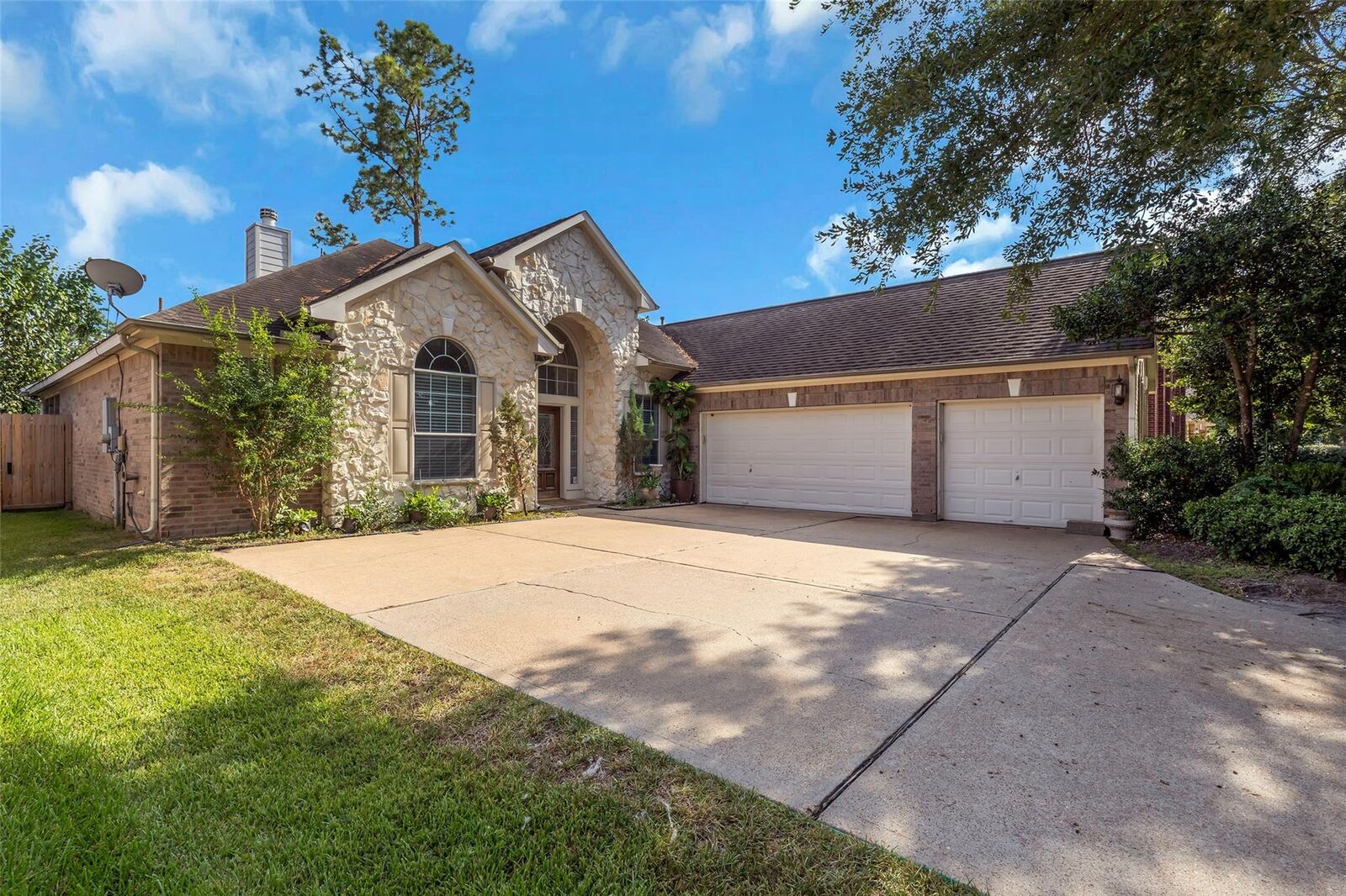Property Photo:  14410 Rosehill Estates Lane  TX 77429 
