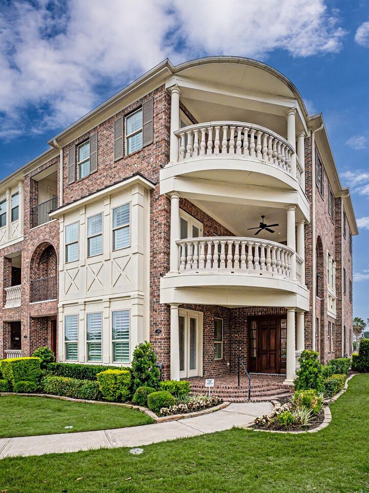 Property Photo:  119 Grace Point Drive  TX 77498 