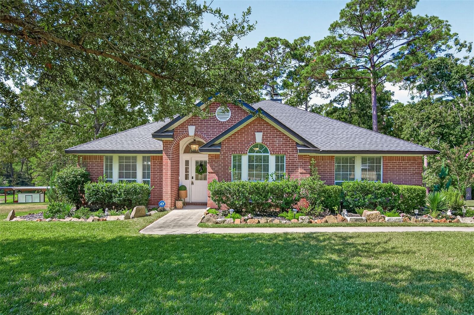 Property Photo: 81 N Holly Glen Drive TX 77364