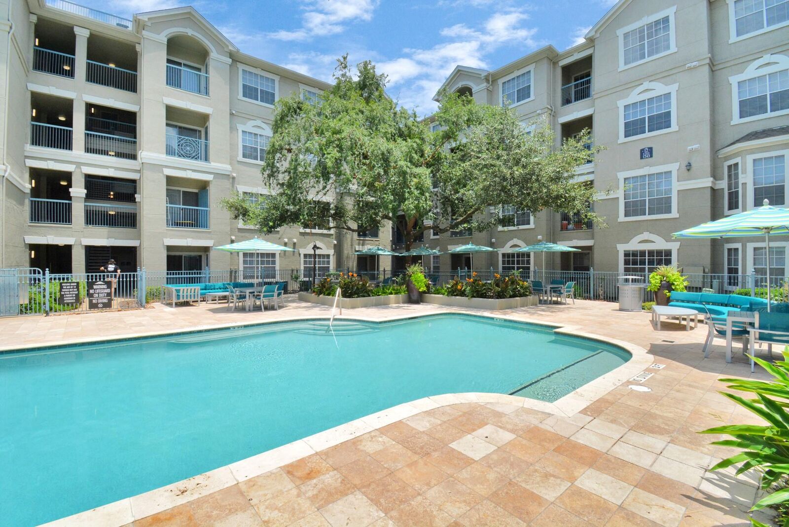 Property Photo:  2222 Maroneal Street 0622  TX 77030 