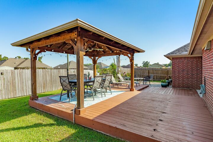 Property Photo: 112 Blue Jay Court TX 77566