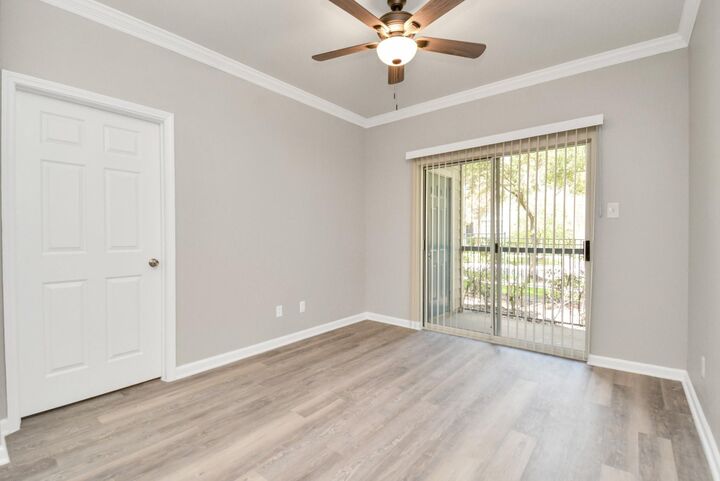 Property Photo:  2222 Maroneal Street 0514  TX 77030 