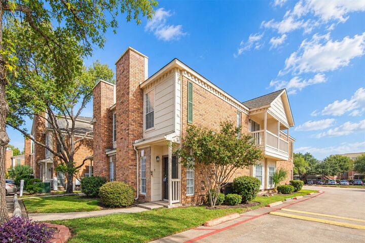 Property Photo:  2626 Holly Hall Street 1102  TX 77054 