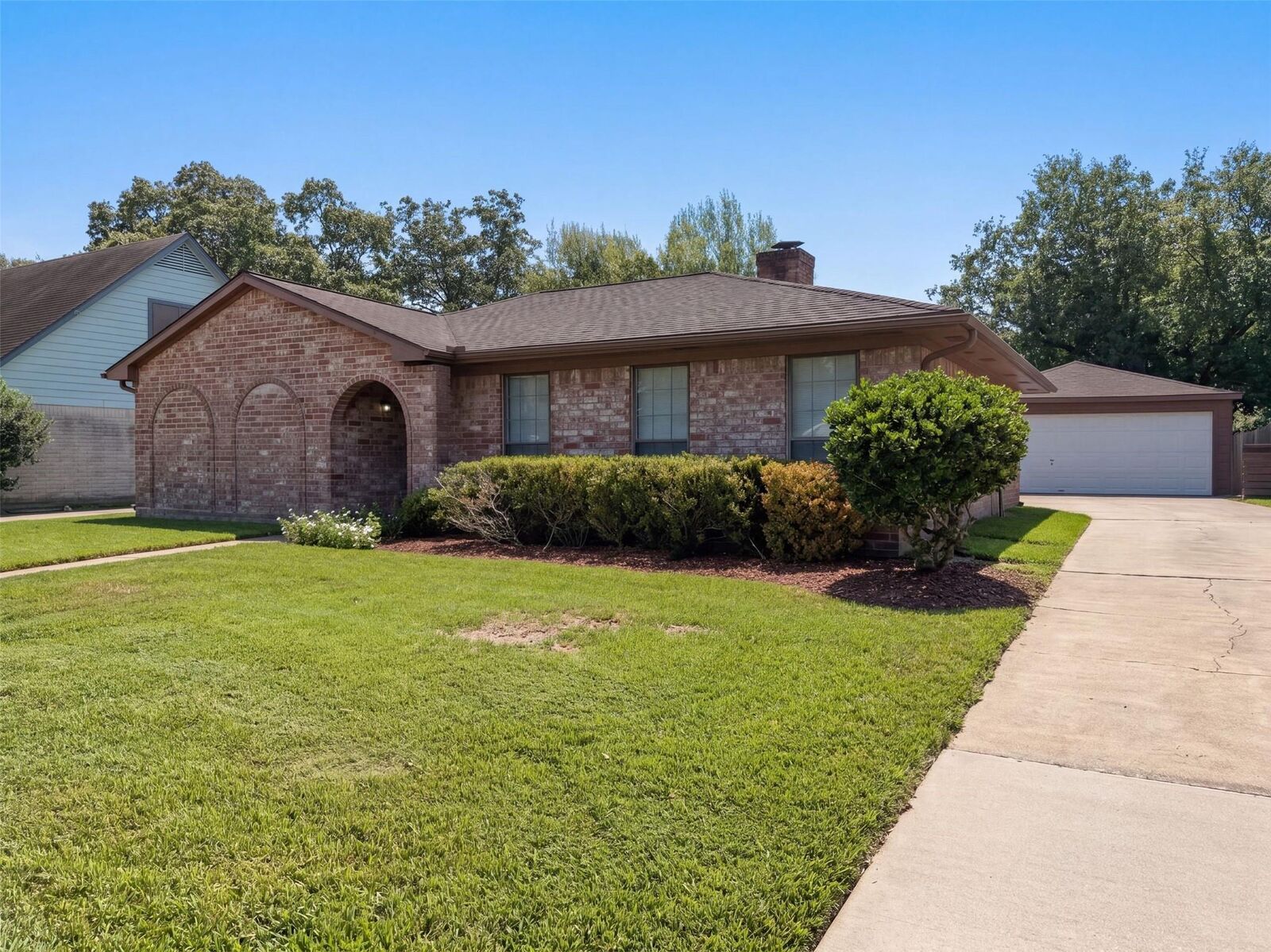 Property Photo:  11819 Amblewood Drive  TX 77477 